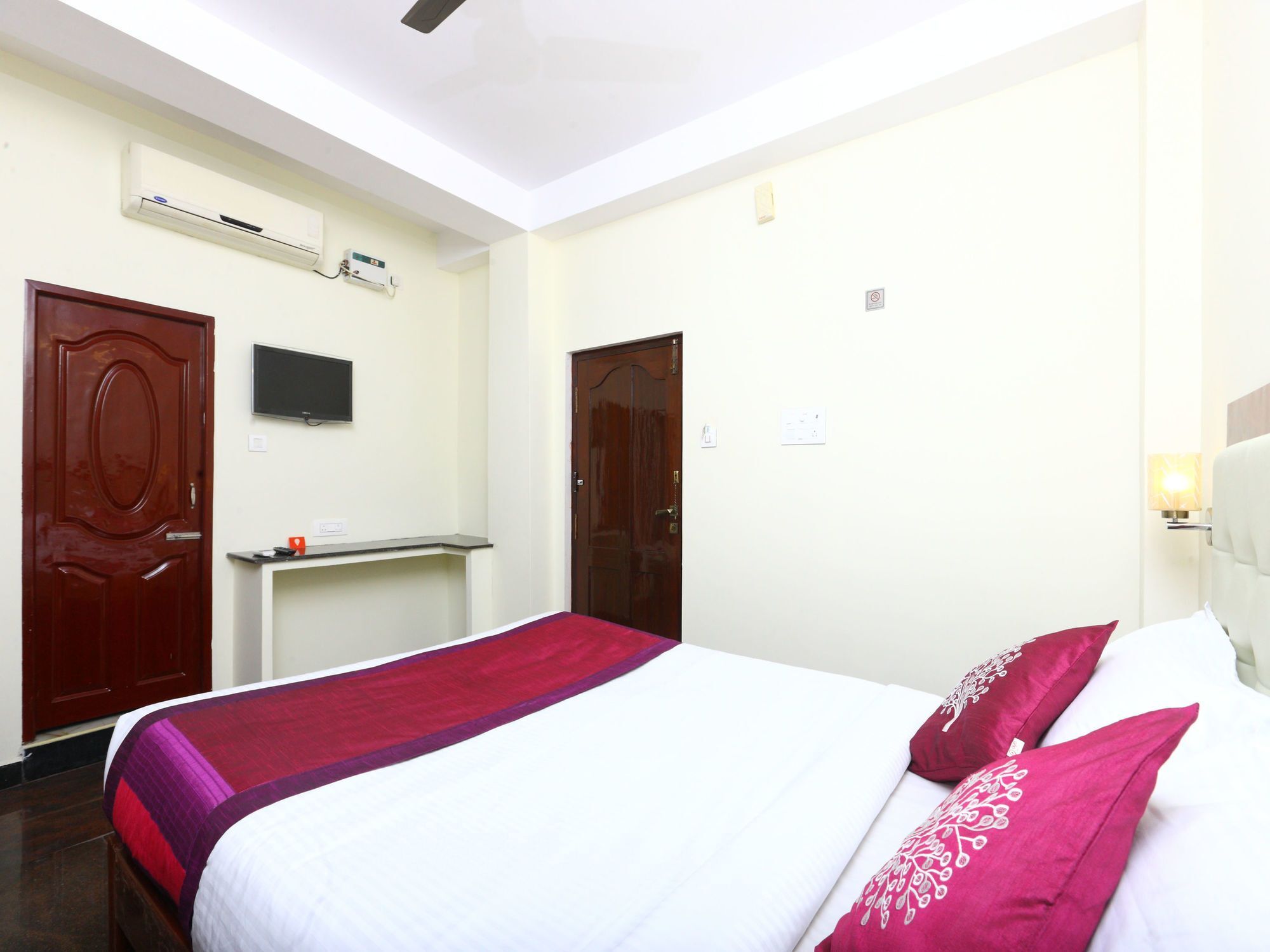 Oyo 094 Bussy St Prakasam Residency Hotel Pondicherry Ngoại thất bức ảnh