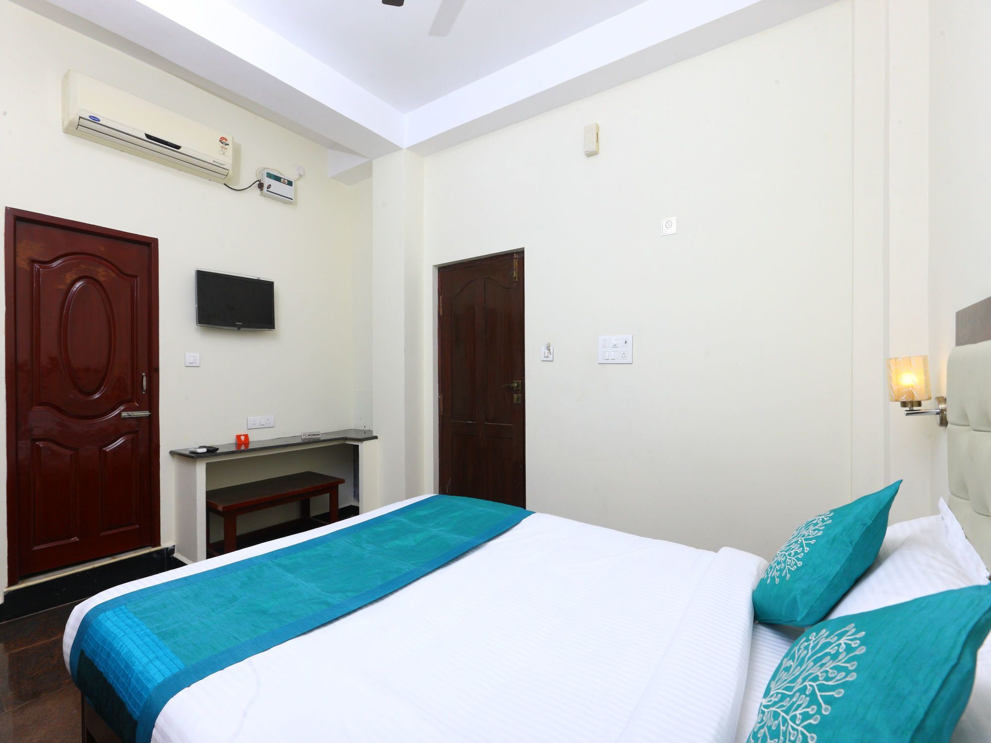 Oyo 094 Bussy St Prakasam Residency Hotel Pondicherry Ngoại thất bức ảnh