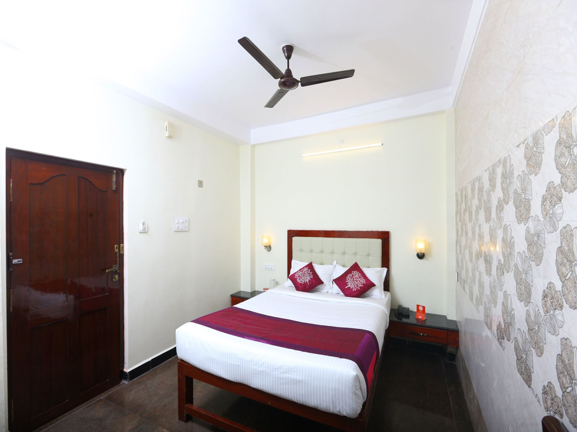 Oyo 094 Bussy St Prakasam Residency Hotel Pondicherry Ngoại thất bức ảnh