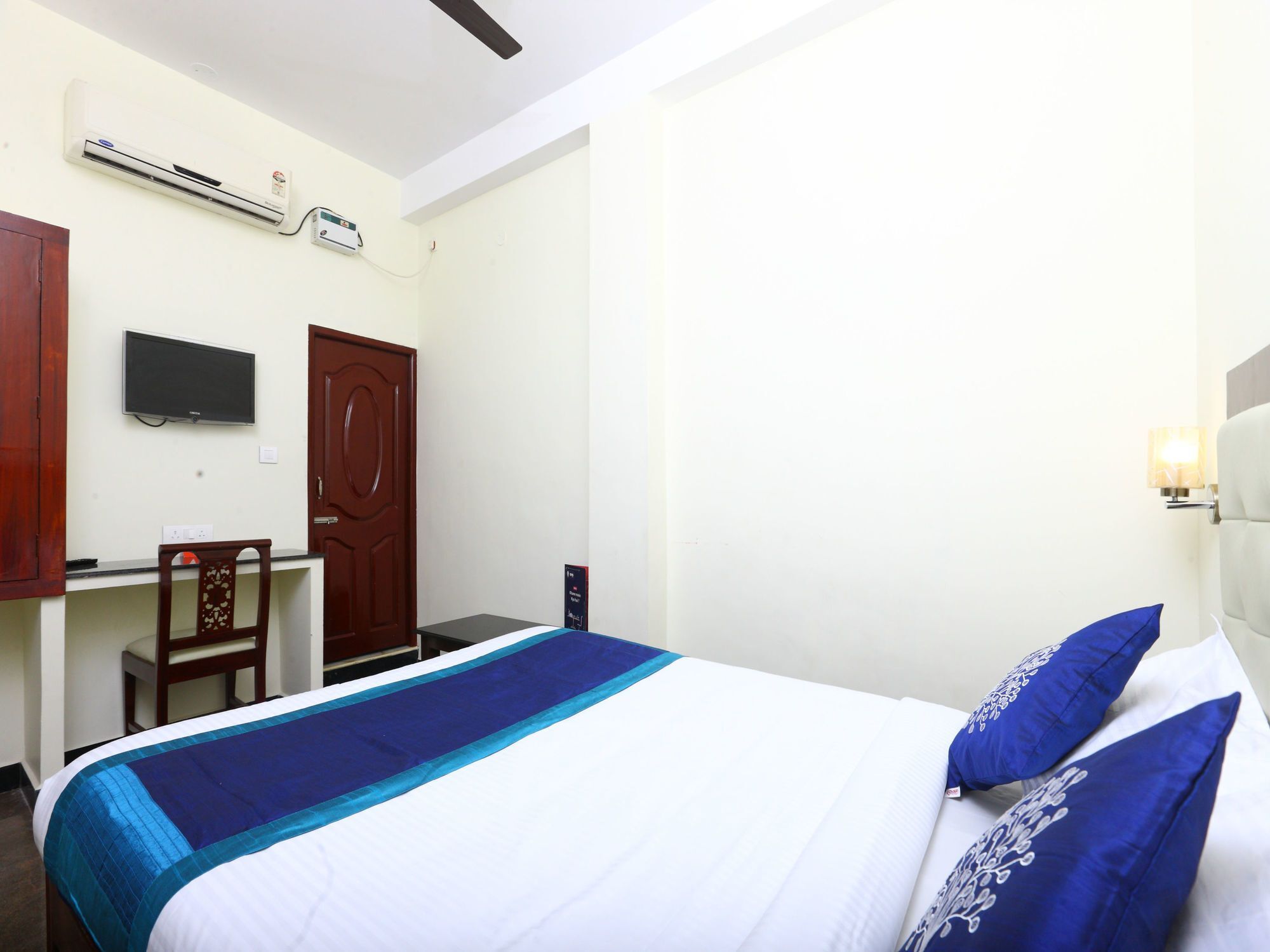 Oyo 094 Bussy St Prakasam Residency Hotel Pondicherry Ngoại thất bức ảnh